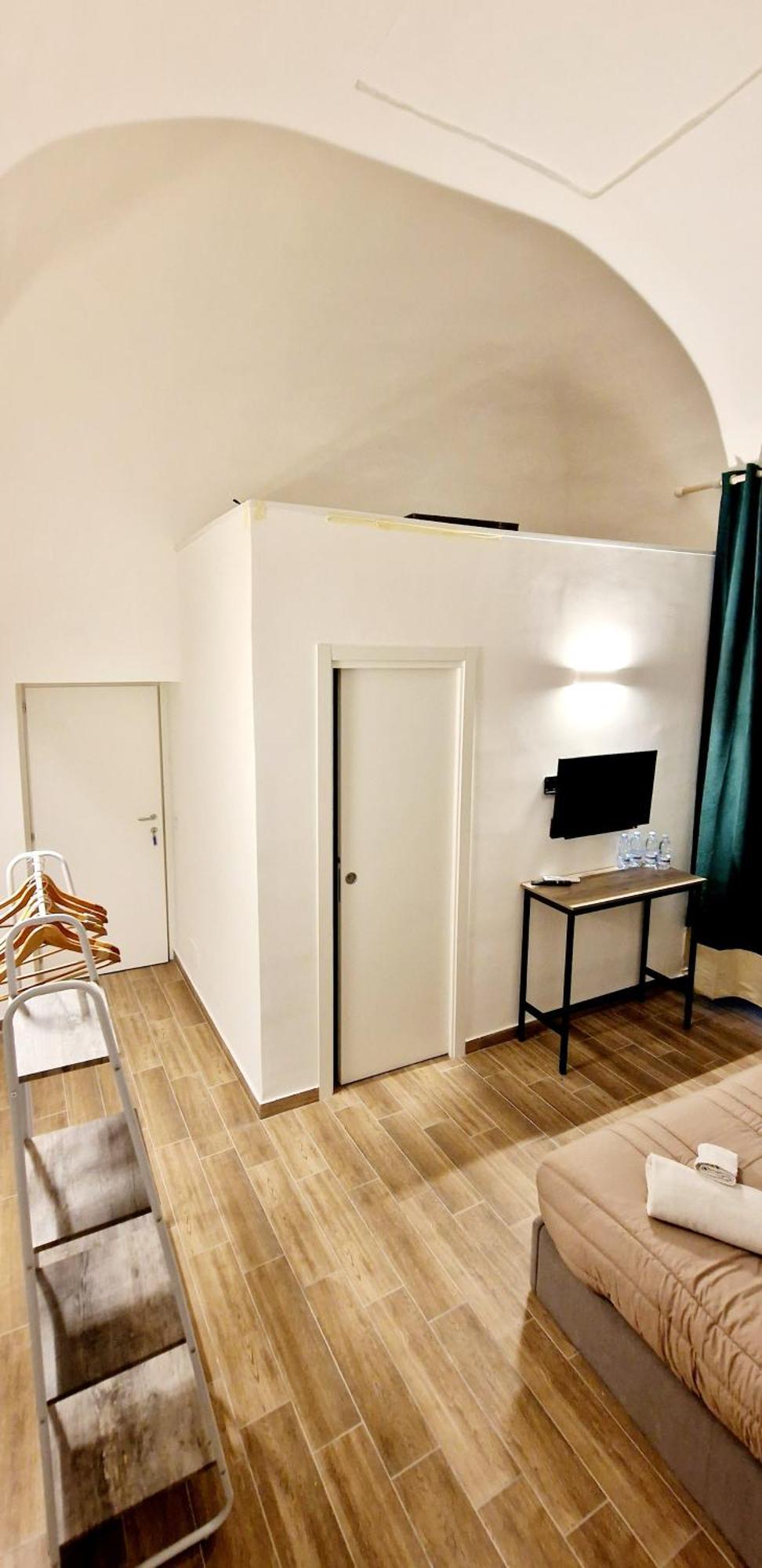 Tribunali Platamon Neapel Zimmer foto